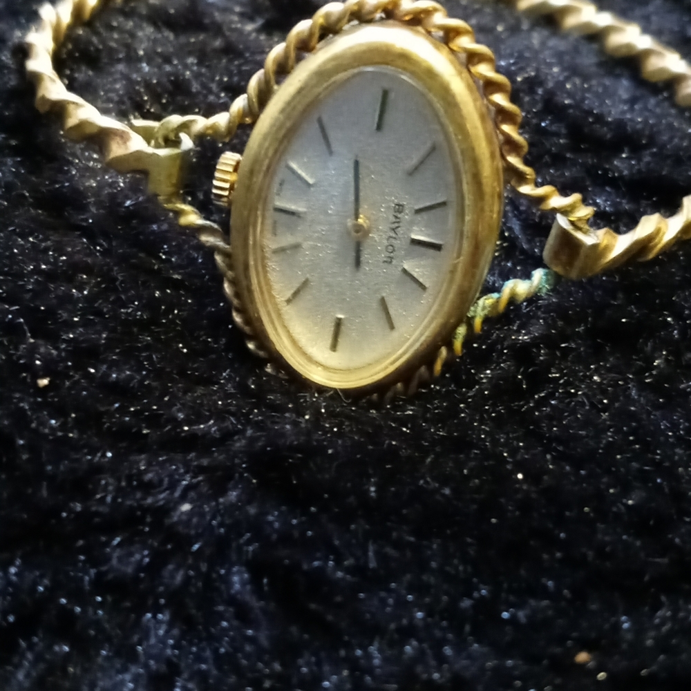 AVAILABLE -RARE Baylor Vintage Ladies Wind up watch.
